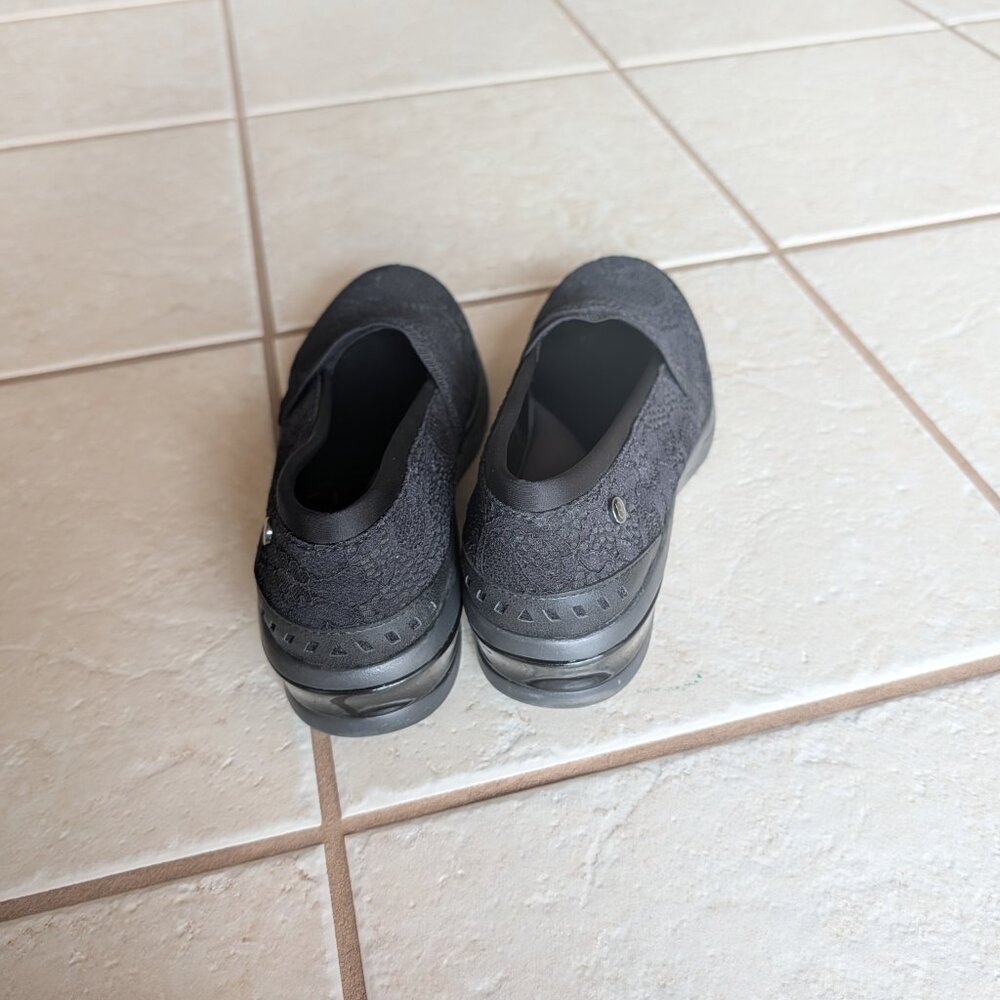 Shoes - Picture 2 of 4
